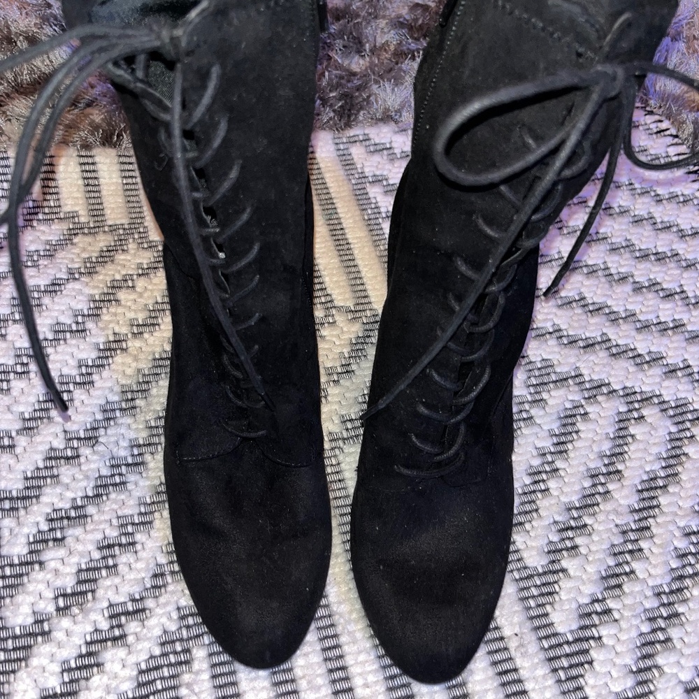 Black suede Steve Madden Elley